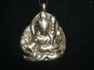 Dekorativa figurer Yizhu Cultuer Art Old Chinese Tibet Silver Carved Ksitigarbha Buddha Tibetan Buddhist Pendant Gift