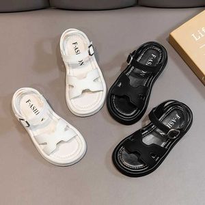 Сандалии 2024 Summer Girl Sandals Fashion Color Color Дети, причинно универсальные пляжные туфли с открытым носком, дышащие дети, густые дно сандалии 240423