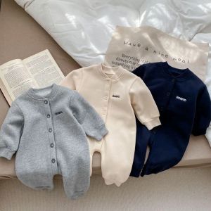 Endelar Autumn Winter nyfödda babykläder brev tryck pojke romper varm spädbarn flicka mjuk fleece jumpsuit pajamas 2023 bodysuit för 024m