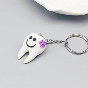 10pcs karikatür diş simülasyonu dişleri anahtar zinciri anahtar yüzük asmak diş şekli sevimli diş kliniği hediye kolye anahtarlık diş hekimi hediye