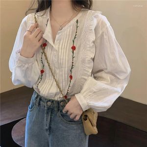 Blusas femininas 2024 White Shirt Design Sense Spring Spring French Style Flower Butterled Button Top