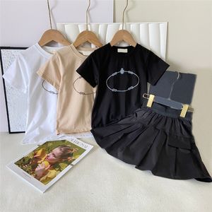 베이비 키즈 디자이너 옷 새 봄 여름 어린이 퍼팅 편지 인쇄 소녀 티셔+스커트 2pcs 세트 여자 옷