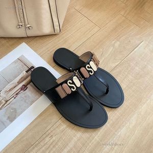 Sommaren nyaste toppkvalitet Fashion Woman Flip Thong Sandal Metal Designer Slipper Shoe Leather Luxury Srs Mule Loafer Sandale Flat Late Heel Black Outdoor Beach AAA+