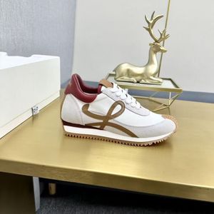 2024 Luxus Freizeitschuhe im Freien für europäische und amerikanische Paare: Echtes Leder flacher Boden und Herbstschuhe MYTR00001