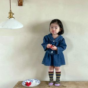 セット2023春の服韓国版の女の子デニム人形襟のコートトップとスカート2ピースセット幼児の女の子の服素敵な甘い