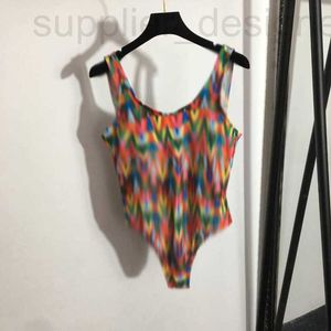 Women's Swimwear designer 2023 Summer New Sexy Colorful V-Letter Printed Backless Bikini Sunscreen Strap One Piece D5HJ