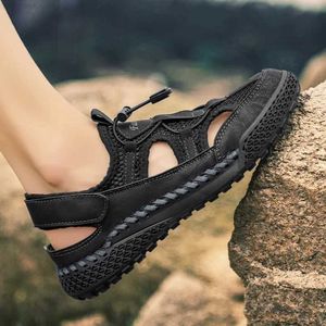 Slipper Summer Mesh Footwear New Fashion Casual Flats Roman Beach Sandals Non-Slip Hollow Out Sneakers Comfy Sandaly Luxury Mens SandalsL2404