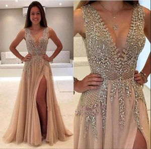 2018 Sexy Deep V Neck Seethrough Promowe sukienki z wysokim podzielonym błyszczącym koralikiem kryształowe suknie wieczorowe kobiety arabskie sukienki imprezowe BA1063203