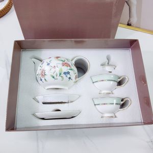 Designer Cups and Saucers Set W Flower Dance Farterfly Luxury English Coffee Cup Saucer Bone China Flowers Afternoon Cup Set