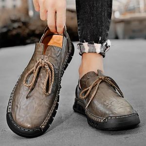 Sapatos casuais Marca de couro Menor Spring Lace Up Business Handmade Soft Designe Outdoor Sneakers