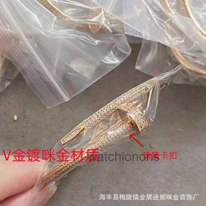 10A Дизайнер высококачественный роскошный браслет Crrater Full Diamond Nail Bracelet с весенней пряжкой женская знаменитость белая богатая красивая модная крест над классом Fe