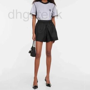 Damen -Shorts -Designer -Marke überlegene Dreieck Nylon für Frauen im Nischendesign, hohe taillierte schwarze Hosen NVPU