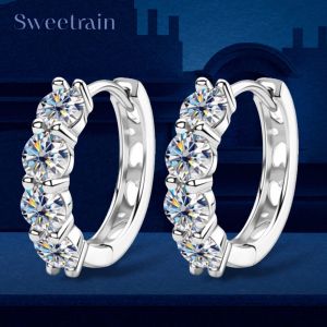 Küpe 4mm 4 Taşlar Moissanite Kalp Küpe Kadınlar için 925 Sterling Sliver kaplamalı Beyaz Altın Çember Küpe Düğün Partisi Güzel Takı