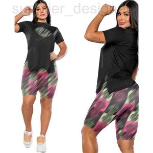 Kvinnors tvådelade byxor Designer Q6107 Summer New Digital Printed Short Sleeved Shorts Set FPOB