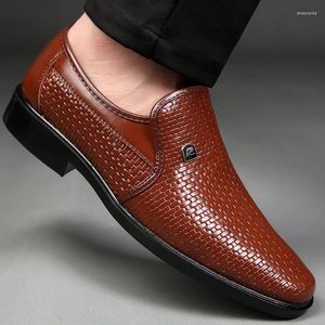 Casual Shoes Men's PU Leather Hollow Sandals Summer Breathable Hole Men Slip-ons Business Dress Zapatos De Hombre