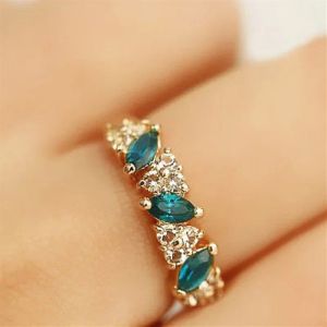 Zespoły stworzone szmaragdowe pierścienie dla kobiet nowe klasyczne biżuterię Pierdzież zaręczynowa Rhinestone Fine Jewelry Gift Girls Stylowy elegancki pierścień