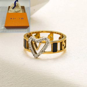 Band Rings Heart Crystal Ring Women Luxury Designer Brand Ring 18K Gold Plated Brand Box Jewelry Spring New Women Love Gift Wedding Ring Y240506