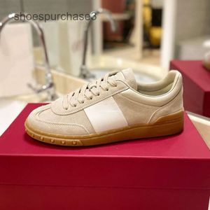 Leather Wallentino Sneakers Casual New Genuine Designer Trainer Shoes Comfortable Low Top Couple Training Flat Bottom Lace Up Sports 0CLR