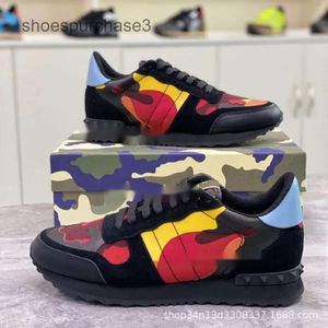 Malha branca lancing de estrela baixa treinador de couro walentinno designer superior tênis de couro novo sapatos pequenos casuais na moda masculina 1PAP