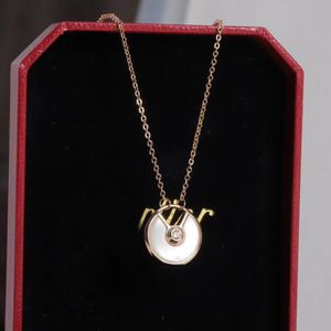 Emaille Disc Gold Halskette minimalistische Designer -Halskette für Frauen exquisite Geschenkdesigner Schmuck kostenlos Porto.