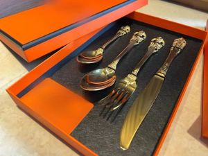 Define Luxury Dinnerware Sets Signage Knife Fork Spoon e Sobersert Spoon para 4 peças 1 conjunto de talheres clássico 304 Aço inoxidável para casa
