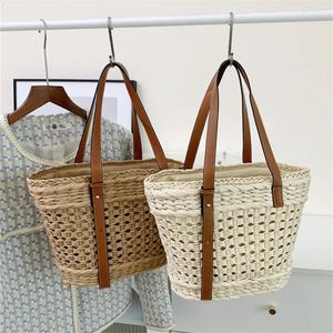 ISKYBOB Summer Handwoven Straw Beach Women Tote Bags Vintage Hollow Out Basket Rattan Handbag Vacation Shoulder Bag 240418