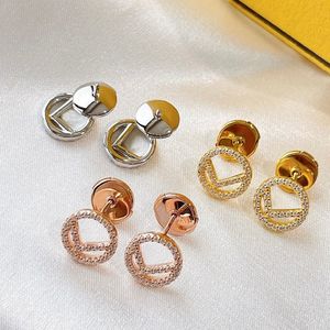 2022 Projektant Rose Gold Gold Coldings For Women Men Pearl Pendant Hoop Carring LUXURY Projektanci Letter F Kolczyki do stadniny D2201266T