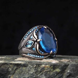 Ringas de banda vintage oval embutido Blue Zircon Stones Men retro prata colorida metal escultura punk jóias h240424