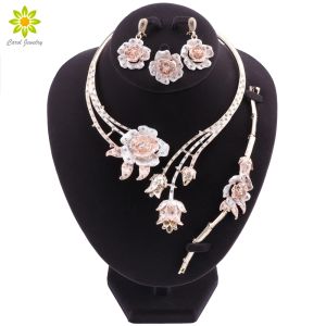 Strands Nigeria Classic Gioielli set eleganti Orecchini a forma di fiore da sposa Orecchini Bracciale Anello Bracciale Set per donne Dubai