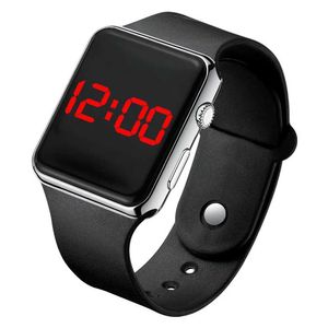 Armbandsur mode sport digitala klockor kvinnor män fyrkantiga leder silikonbälte elektroniska kvinnor digitala klockor klocka montre femme 240423