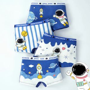 İç çamaşırı 4pcs çocuk çocuk brifing pamuk yumuşak yürümeye başlayan karikatür astronot roket erkekler kısa külot çocukları çocuk için iç çamaşırı