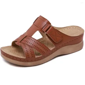 Dansskor 2024 Summer Sandaler Kvinnor Bil Line slitaresistent slip-on stor storlek damer kilsko med tjock botten bekväm