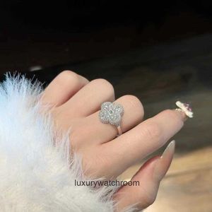 Anéis de jóias de ponta para Vancleff Womens quatro folhas anel de abertura do anel floral feminino feminino diamante embutido eletroplatou proteção de cor original 1: 1 com logotipo