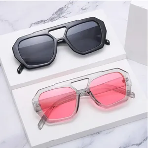 Occhiali da sole Fashion vintage oversize Women Eyewear Men Square Shades Trendy Brand Design Uv400 Sun Glasses 2024