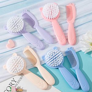 おもちゃ2pcs/セットかわいい子供のベビーヘアブラシとコーム新生児用ベビーブラシのベビーブラシソフトブリストルパーフェクトベビーギフト