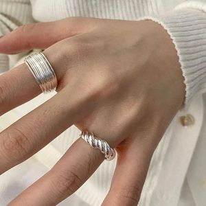 Küme Yüzükleri 925 STERLING Gümüş Geniş Geometrik Eşsiz Hatlar Kadınlar İçin Bohem Haç Vintage Ring Partisi Günlük Doğum Günü Hediyesi