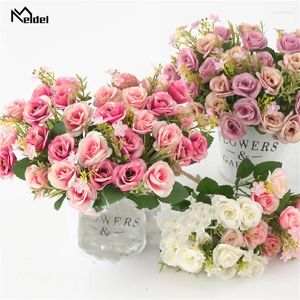 Dekorativa blommor 5 grenar Artificial Rose Silk Small Fake Flower Bridal Bouquet Wedding Home Living Room Decor Faux Flore