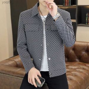 Herrjackor 2023 Autumn Checkered Mens Wear Korean Fashion Slim Fit Bomber Jacket Mens Wear Flip Collar Casual Business Social Street Clothing Coatl2404
