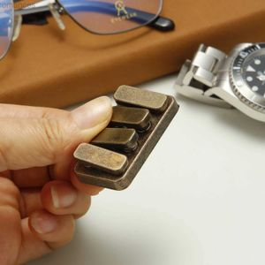 Dekompressionsleksak Retro Magnetiska skjutreglage Metal Fidget Push Card Mini Sensory Toys Fingertip Gyro Sound Wave Decompression EDC Vuxen Toys Desk Toys D240424