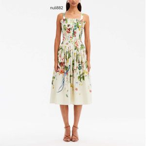 Kostüm Kleid Frauen Baumwollblumen und Vogeldruck versammelte Taille Brust Plissee Handwerksschlupf Midi Kleid