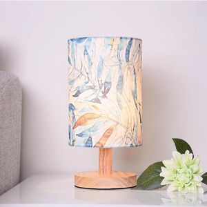 Lâmpadas de mesa Sombra de tecido Small Desk Lamp Bedroom Plug-in Remoto Light Light Light Fish Fish Birds Deer Flel Flower Printing