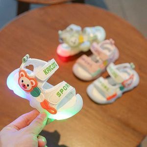 Sandaler Sandalias Baby Shoes Kids Shoe 2023 Summer New Led Light Baby Walking Sandaler Soft Sole Boy/Girl Treasure Shoes Cartoon Sandals 240423