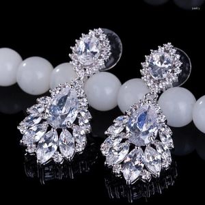 Kolczyki Dangle Fashion Cubic Zirkonia żyrandol zrzucał biały złoto kolor kryształowy biżuteria na przyjęcie weselne dla kobiet