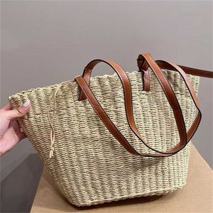 Сумка сумка высокая четко определение Цзя Луо Yi Fashion Anagram Classic Woven Lafite Grass Beach Handheld Capbage Basket