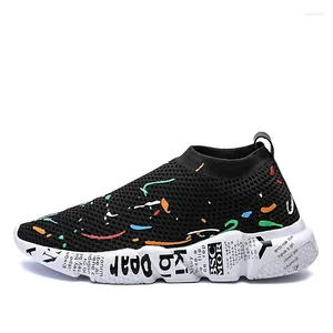 Scarpe da corsa 2024 bassi top sport calze colorate per uomini sneaker sportive leggere colori uomo calza da passeggio maschio maschio