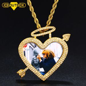 Halsband 2020 Trend Heart Arrow Memory Custom Picture Pendant Halsband Solid Back Micro Pave Charm med Angel Halo Men's Hip Hop Jewelry