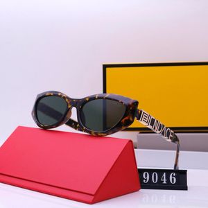 Lüks Tasarımcılar Kadınlar İçin Güneş Gözlüğü Mektup Gözlükleri Plaj Gölgeleme Seksi Trend Gözlükleri UV Koruma Polarize Gözlükleri Kutu