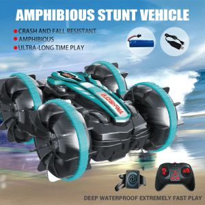 Bilar nya barn leksaker amfibiska stunt bil bil fjärrkontroll vattentät design 360 ° stunt rotation rc drift bil leksaker för barn