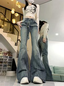Jeans femininos 2024 Modelos de versão coreana As calças com fundo de sino cultivam o senso moral de um caráter de design na cintura alta para wome