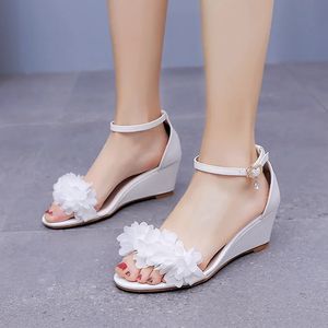 Crystal Queen Women High Heels Summer Shoes White Flowe Wedding Dress Wedges Ankle Strap Straw Platform Sandaler WLX063CBF 240423